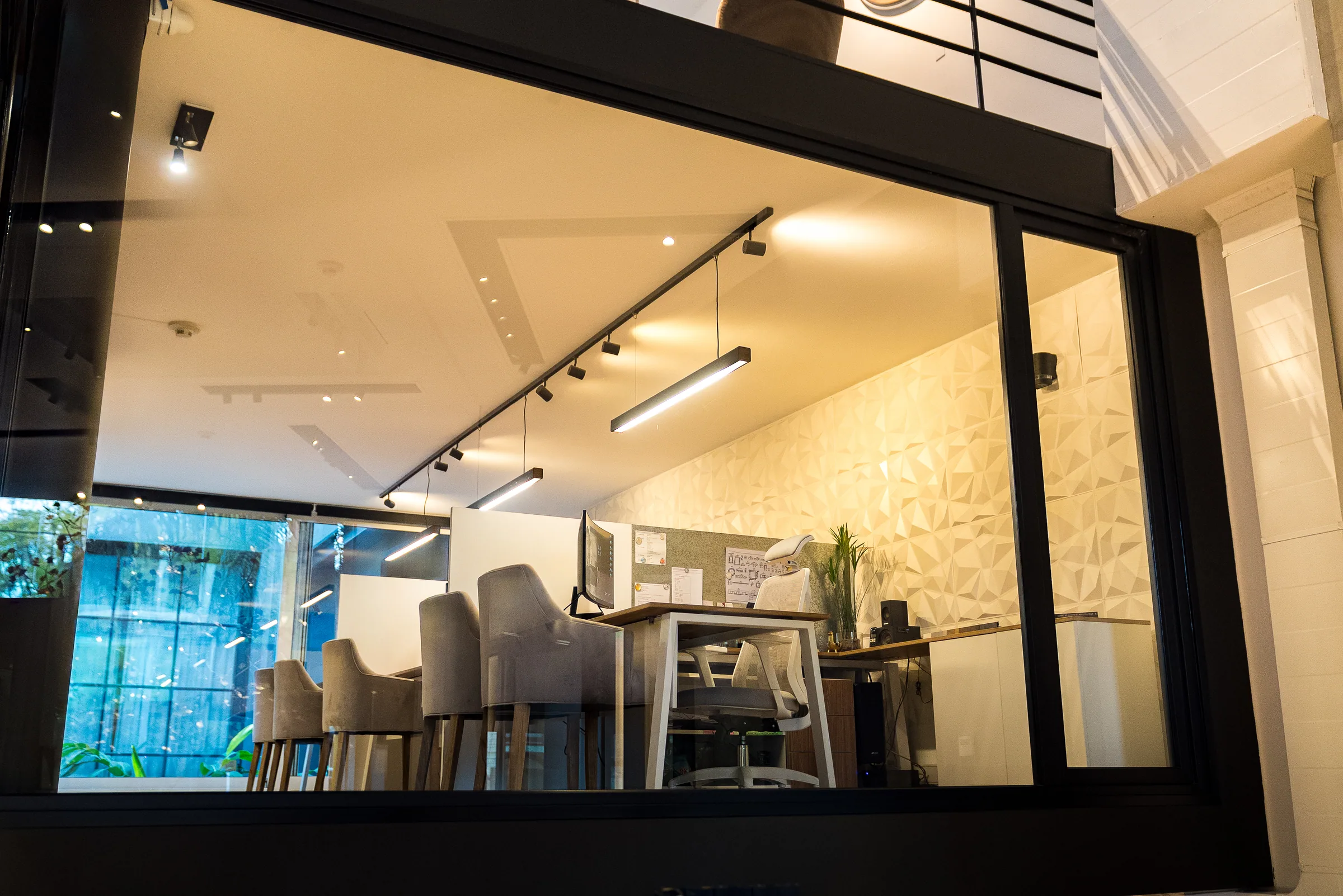 Showroom de Perfiles y Servicios — sistemas en exhibición
